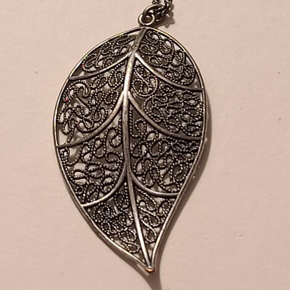 Vintage Silver Tone Filigree Pins And Necklace - Picture 2 of 7